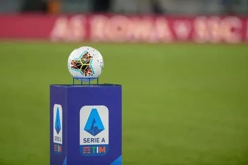 odnogolosne-rishennya-klubi-seriyi-a-progolosuvali-za-znizhennya-zarplat-futbolistam