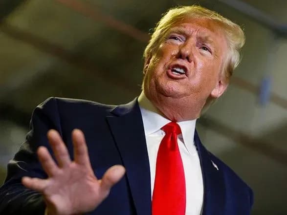 tramp-prigroziv-zaprovaditi-mito-na-import-amerikanskoyi-nafti