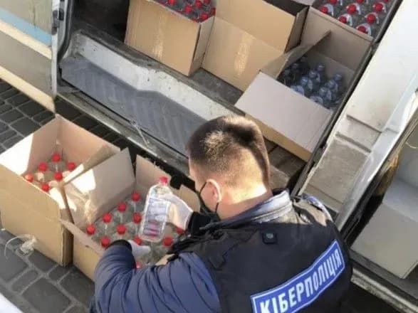 na-kiyivschini-viluchili-antiseptichnu-produktsiyu-na-sumu-320-tis-grn