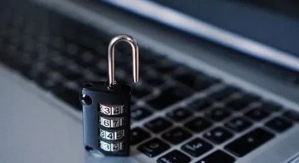 v-kmda-povidomili-scho-na-yikh-servisi-zdiysnyuyetsya-kiberataka