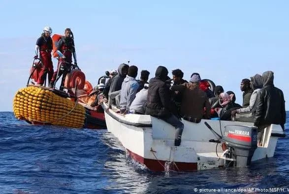 popri-koronavirus-do-italiyi-morem-prodovzhuyut-pribuvati-migranti