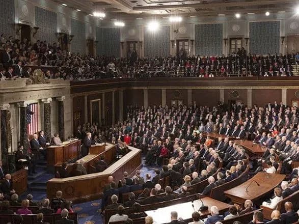 senat-ssha-skhvaliv-500-milyardiv-dolariv-dopomogi-malomu-biznesu-i-likarnyam