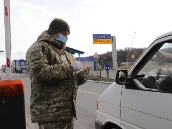 na-velikden-pasazhiropotik-na-kordoni-rizko-zmenshivsya