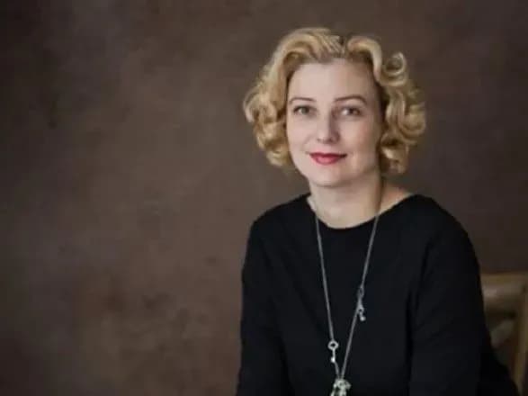 movniy-ombudsmen-monakhova-podala-u-vidstavku