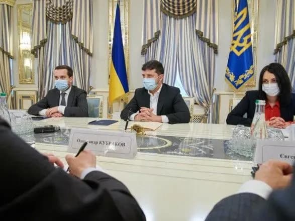 u-zelenskogo-pidpisali-chergoviy-memorandum-obitsyayut-novi-robochi-mistsya-schomisyatsya