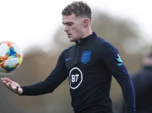 zagroza-diskvalifikatsiyi-futbolista-zbirnoyi-angliyi-zvinuvatili-u-prichetnosti-do-stavok