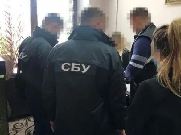 chinovnik-sumskoyi-oblradi-pidozryuyetsya-u-roztrati-ponad-1-5-mln-grn-vidilenikh-dlya-dityachoyi-likarni