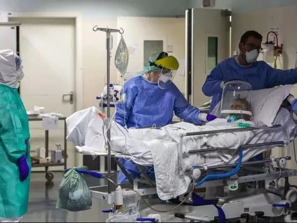 v-ukrayini-dobova-kilkist-viduzhalikh-vid-covid-19-vpershe-perevischila-zareyestrovani-novi-vipadki