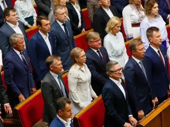 fraktsiya-batkivschina-pishla-na-samoizolyatsiyu-cherez-pidtverdzhennya-koronavirusu-v-yikh-nardepa