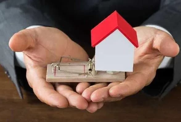 u-kiyevi-vikrili-rieltora-yaka-zdavala-kliyentam-neisnuyuchi-kvartiri