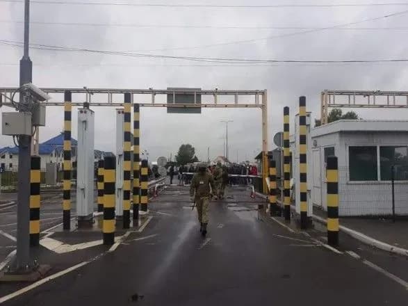 vodiyi-zablokuvali-robotu-pp-na-kordoni-z-ugorschinoyu-prikordonniki-styagnuli-dodatkovi-sili