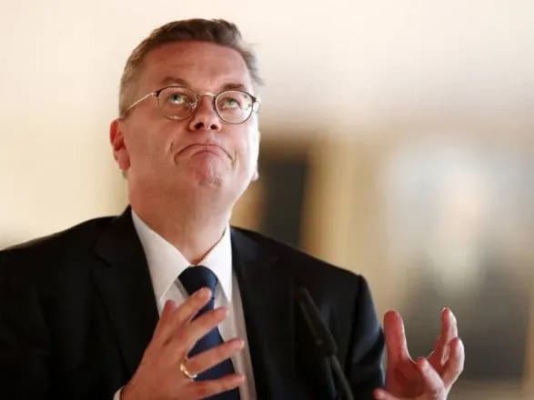 grindel-cherez-rik-prokomentuvav-podarunok-vid-surkisa-i-rozpoviv-yak-zhiv-pislya-zvilnennya-faz