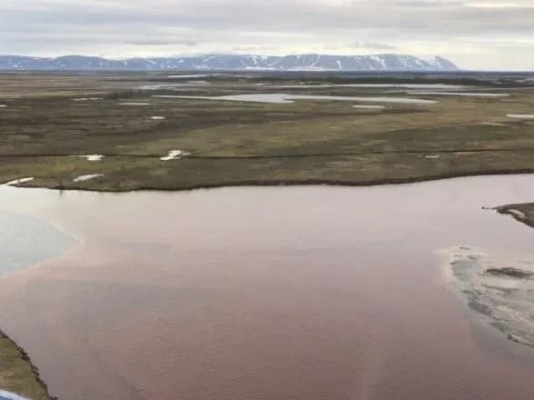 u-zapolyaryi-rosiyi-stavsya-noviy-vitik-naftoproduktiv-na-rodovischi