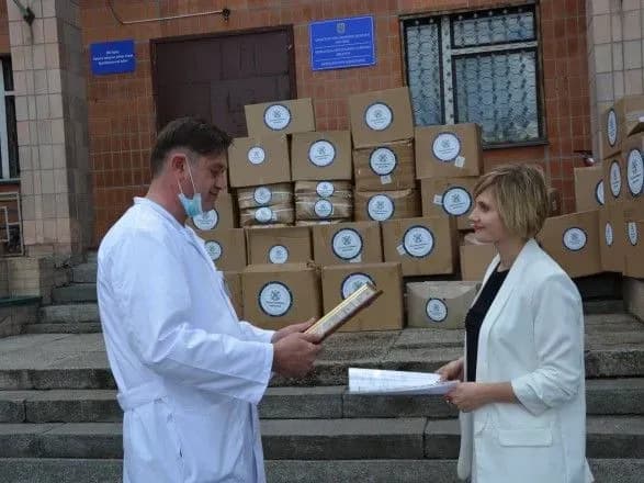 cherkaski-blagodiyniki-peredali-medzakladam-rekordnu-partiyu-tovariv