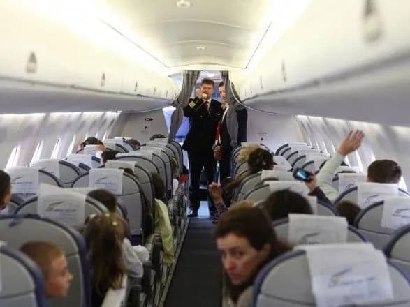 kabmin-dozvoliv-z-15-chervnya-vidkriti-punkti-propusku-v-usikh-aeroportakh-spisok