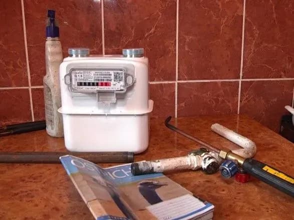 lyudi-pechut-pirizhki-na-prodazh-tomu-ne-khochut-vstanovlyuvati-lichilniki-kharkivoblgaz