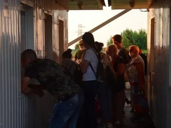 na-donbasi-cherez-blokpost-boyovikiv-na-pidkontrolnu-teritoriyu-prorvalos-110-osib-dpsu