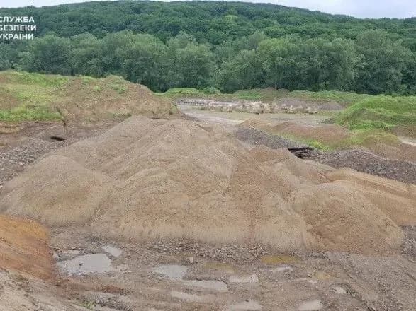 na-zakarpatti-vikrito-nelegalniy-vidobutok-graviyu-na-ponad-6-6-milyoniv-griven