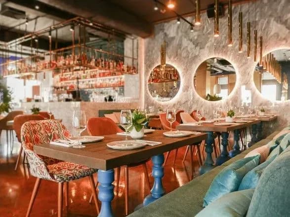 menyu-v-restoranakh-ukrayinskoyu-ta-rosiyskoyu-movami-khochut-bachiti-40-ukrayintsiv-opituvannya