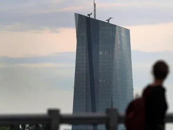 yevropeyskiy-tsentralniy-bank-pokazav-onovleni-banknoti-yevro