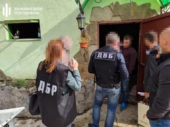 nazhivsya-na-1-2-mln-grn-politseyskogo-suditimut-za-shakhraystvo