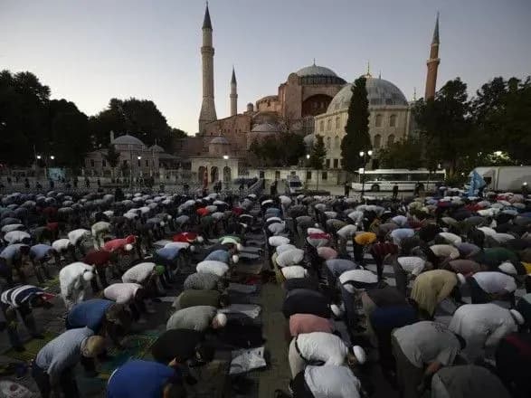 vsesvitnya-rada-tserkov-zasmuchena-cherez-zminu-statusu-soboru-svyatoyi-sofiyi