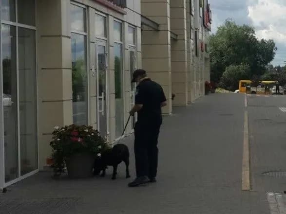 u-lvovi-povidomili-pro-zaminuvannya-kilkokh-obyektiv