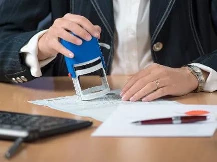 parlamentari-ukhvalili-zmini-do-zakonu-pro-notariat