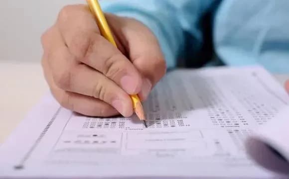 zno-2020-na-testuvannya-z-geografiyi-ne-pustili-shistokh-lyudey-cherez-oznaki-grz