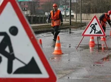 u-stolitsi-obmezhili-rukh-transportu-na-vulitsi-slavgorodskiy