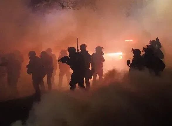 protesti-u-ssha-sud-vidmovivsya-zaboroniti-zastosuvannya-v-portlendi-sil-federalnikh-vidomstv