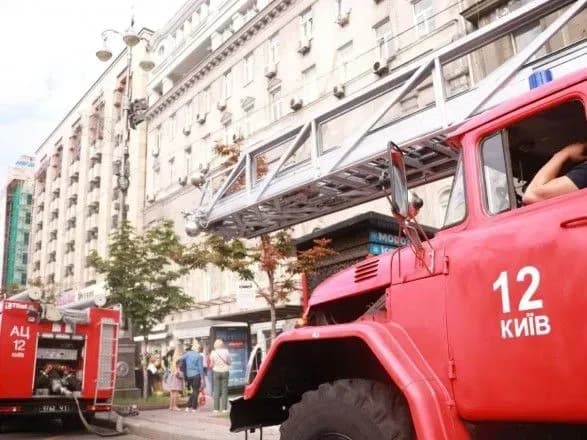 na-stolichnomu-khreschatiku-sogodni-vrantsi-gorila-administrativna-budivlya