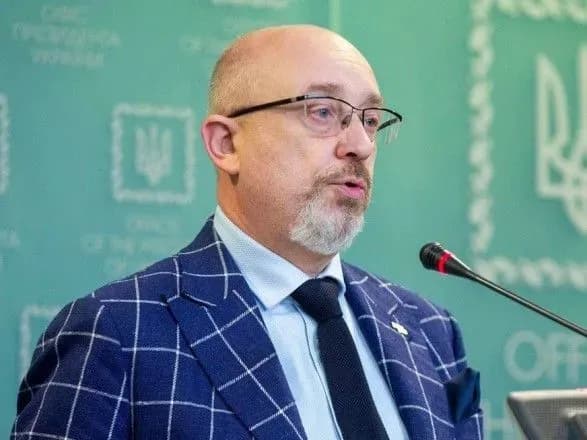 reznikov-teroristi-tezh-zatsikavleni-u-pripinenni-vognyu-na-donbasi