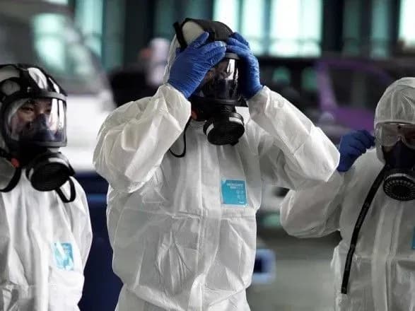 u-kitayi-zafiksuvali-rekordnu-za-tri-misyatsi-kilkist-vipadkiv-covid-19-za-dobu