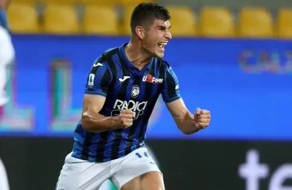 pershiy-gol-zi-shtrafnogo-v-seriyi-a-malinovskiy-dopomig-atalanti-peremogti-parmu