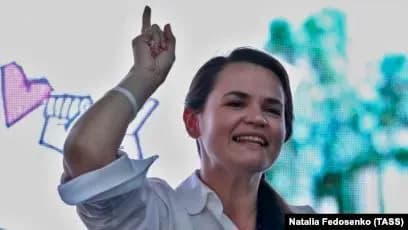 tisyachi-lyudey-priyshli-na-miting-opozitsionerki-tikhanovskoyi-u-biloruskomu-grodni