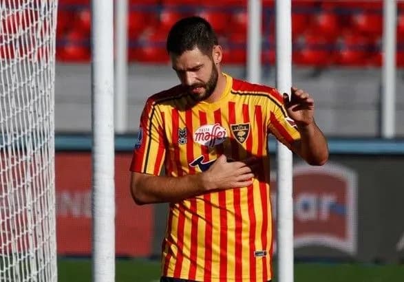 lechche-zalishiv-vischiy-divizion-chempionatu-italiyi-z-futbolu