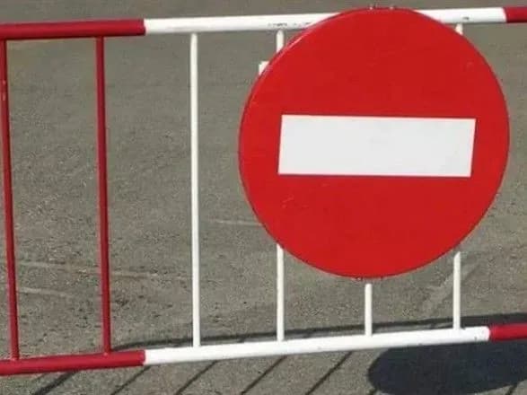 na-lvivskiy-ploschi-u-stolitsi-obmezhat-rukh-transportu