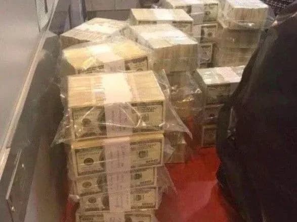 u-kiyevi-suditimut-organizatora-skhemi-vimagannya-5-mln-dolariv-u-eksgolovi-neplatospromozhnogo-banku