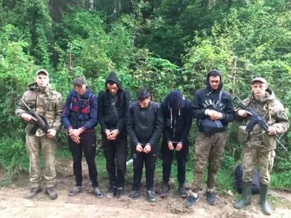 na-bukovini-zatrimali-chotirokh-studentiv-nelegaliv-z-alzhiru