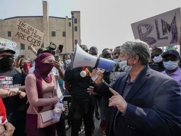 antirasistski-protesti-u-ssha-komendantska-godina-u-kenoshi-diyatime-schonaymenshe-do-30-serpnya