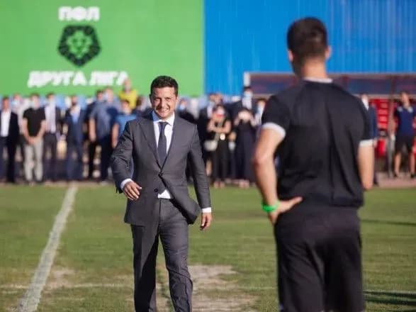 zelenskiy-vidkriv-pershiy-match-za-uchastyu-vidrodzhenogo-fk-krivbas
