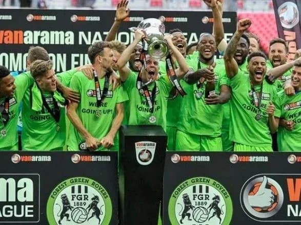 gravets-arsenalu-pridbav-aktsiyi-vegetarianskogo-futbolnogo-klubu