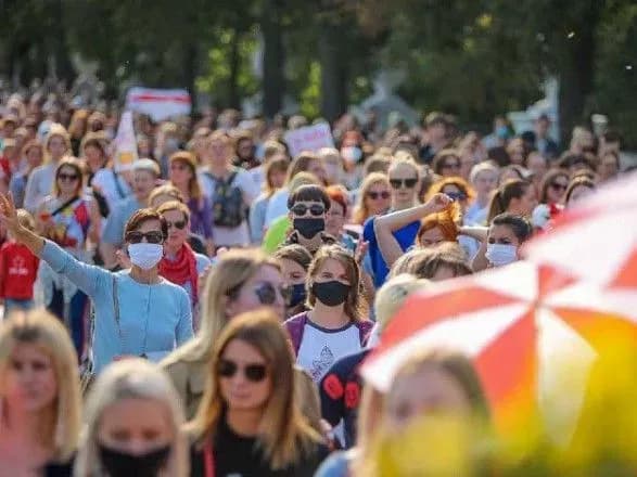 tikhanovska-zaklikala-silovikiv-zupiniti-nasilstvo-u-bilorusi