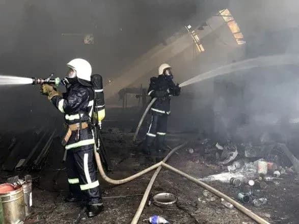 u-khmelnitskomu-goriv-promisloviy-angar