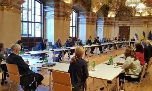 kuleba-zaklikav-obsye-spriyati-vstanovlennyu-miru-ta-deokupatsiyi-ukrayinskikh-teritoriy