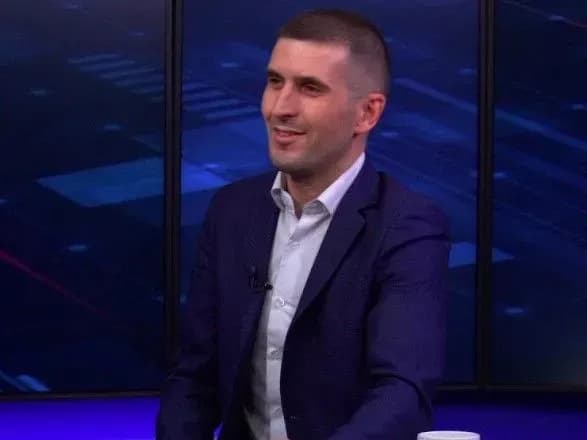 cherez-spravu-surkisiv-pravatu-ukrayina-mozhe-ne-otrimati-transh-mfv-do-kintsya-roku-ekonomist