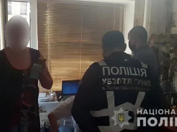 u-zaporizhzhi-vikrili-zhinku-na-rozpovsyudzhuvanni-dityachogo-porno