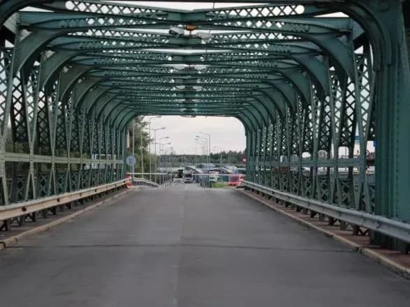 chergi-vantazhivok-na-kordoni-u-dpsu-zayavili-scho-situatsiya-pokraschilasya