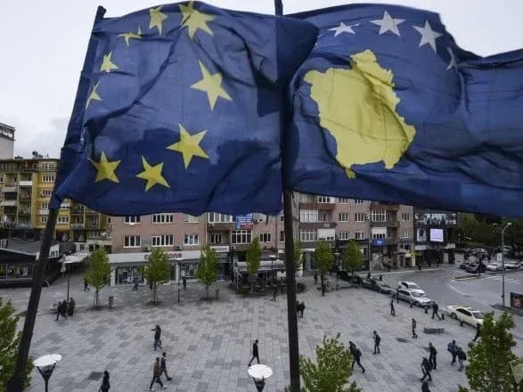 zmi-ukrayina-viznaye-pasporti-kosovo